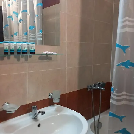 студио, стената Apartamento *