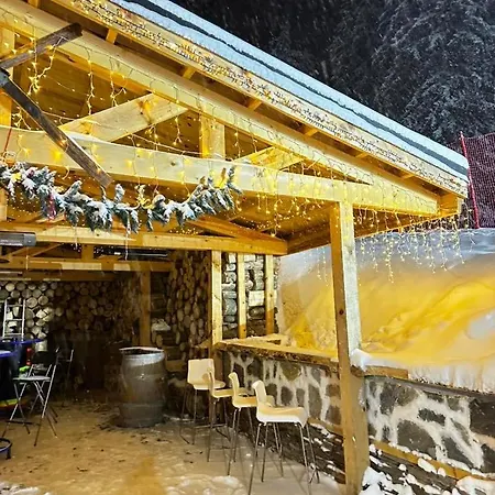 студио, стената Apartment *